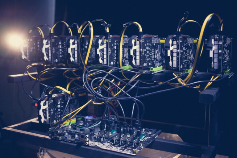 miners-should-use-russian-equipment-for-mining-cryptocurrencies,-according-to-the-ministry-of-industry-and-trade